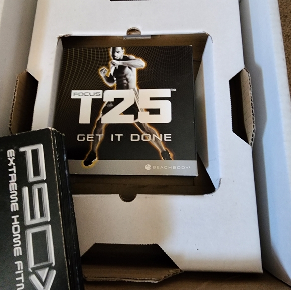 Beach Body P90X Extreme Home Fitness with T25 - Picture 8 of 9